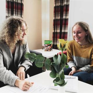 Besprechung